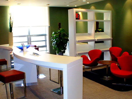 务中心_陆家嘴渣打中心写字楼出租 - 雷格斯中